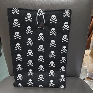 Crafty & Posh Skull Print Book/Tablet Sleeve